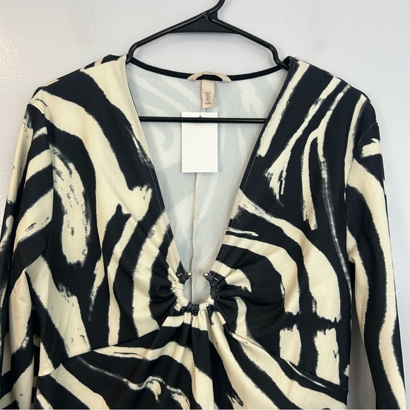 NWT H&M Retro Black/White Zebra A-line Mini Dress Size Medium - Picture 3 of 11